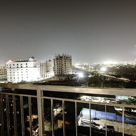Saltstayz Premier - Golf Course Extension Road Gurgaon Esterno foto