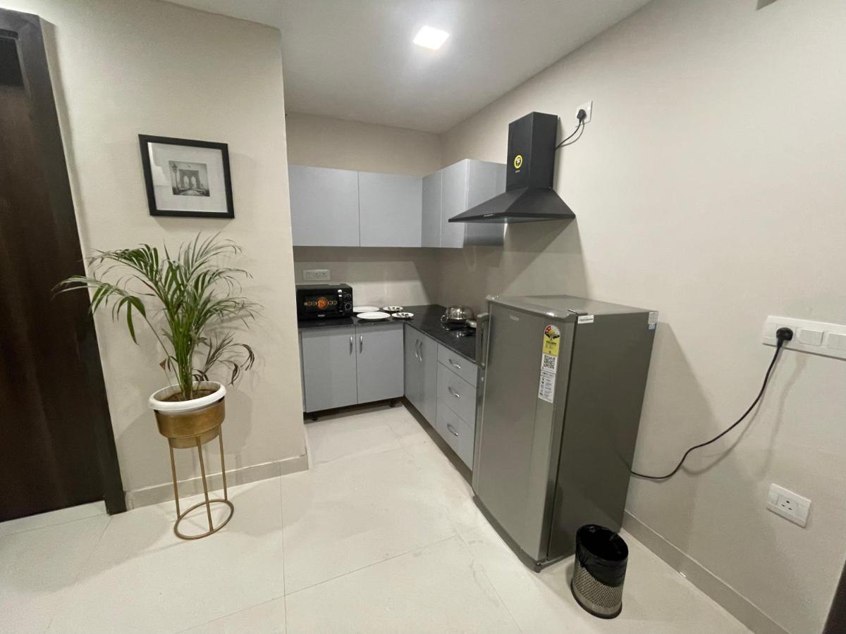 Saltstayz Premier - Golf Course Extension Road Gurgaon Esterno foto