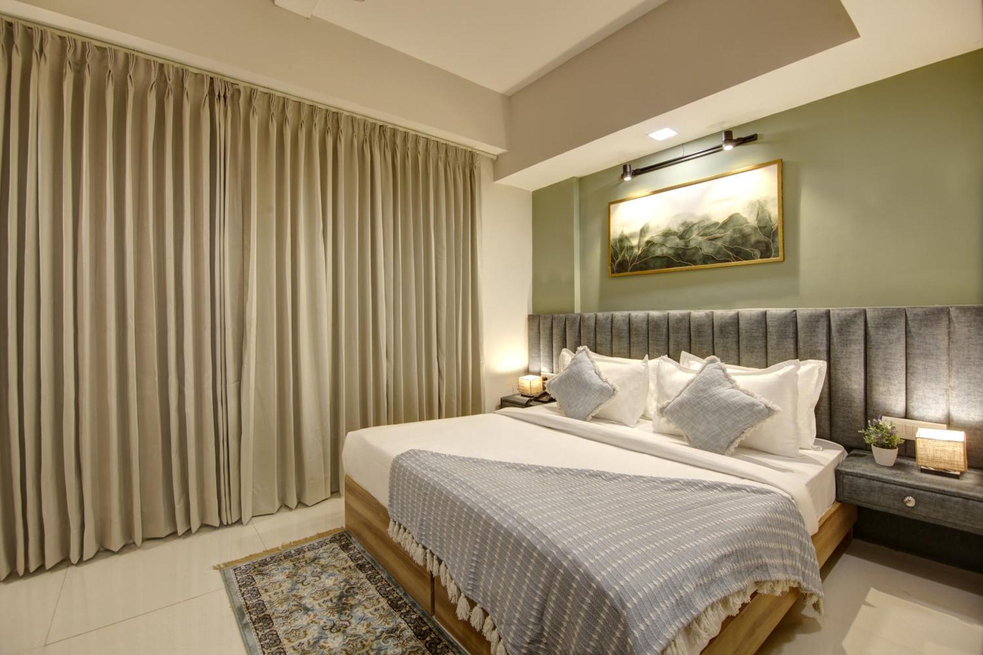 Saltstayz Premier - Golf Course Extension Road Gurgaon Esterno foto