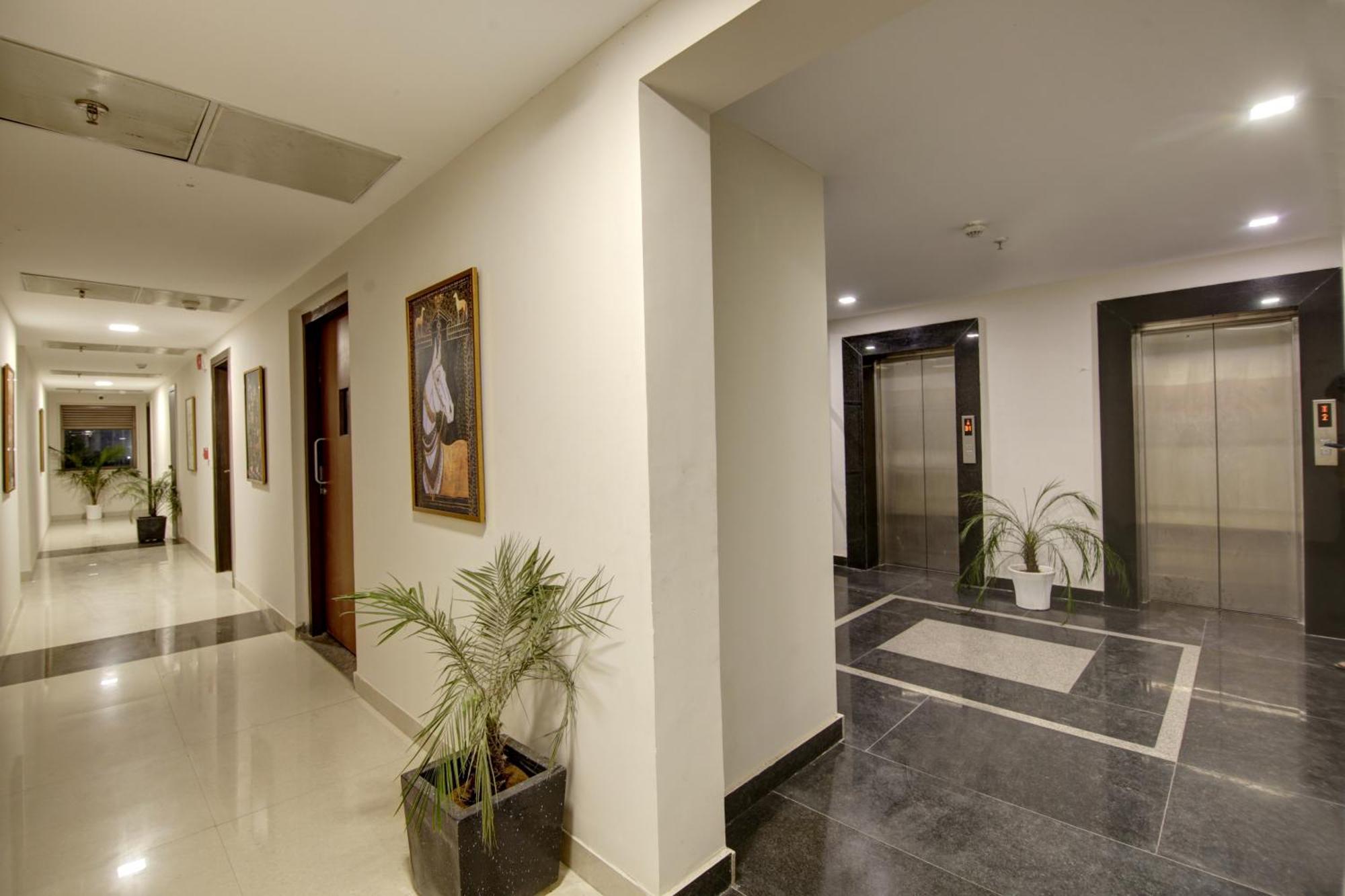 Saltstayz Premier - Golf Course Extension Road Gurgaon Esterno foto