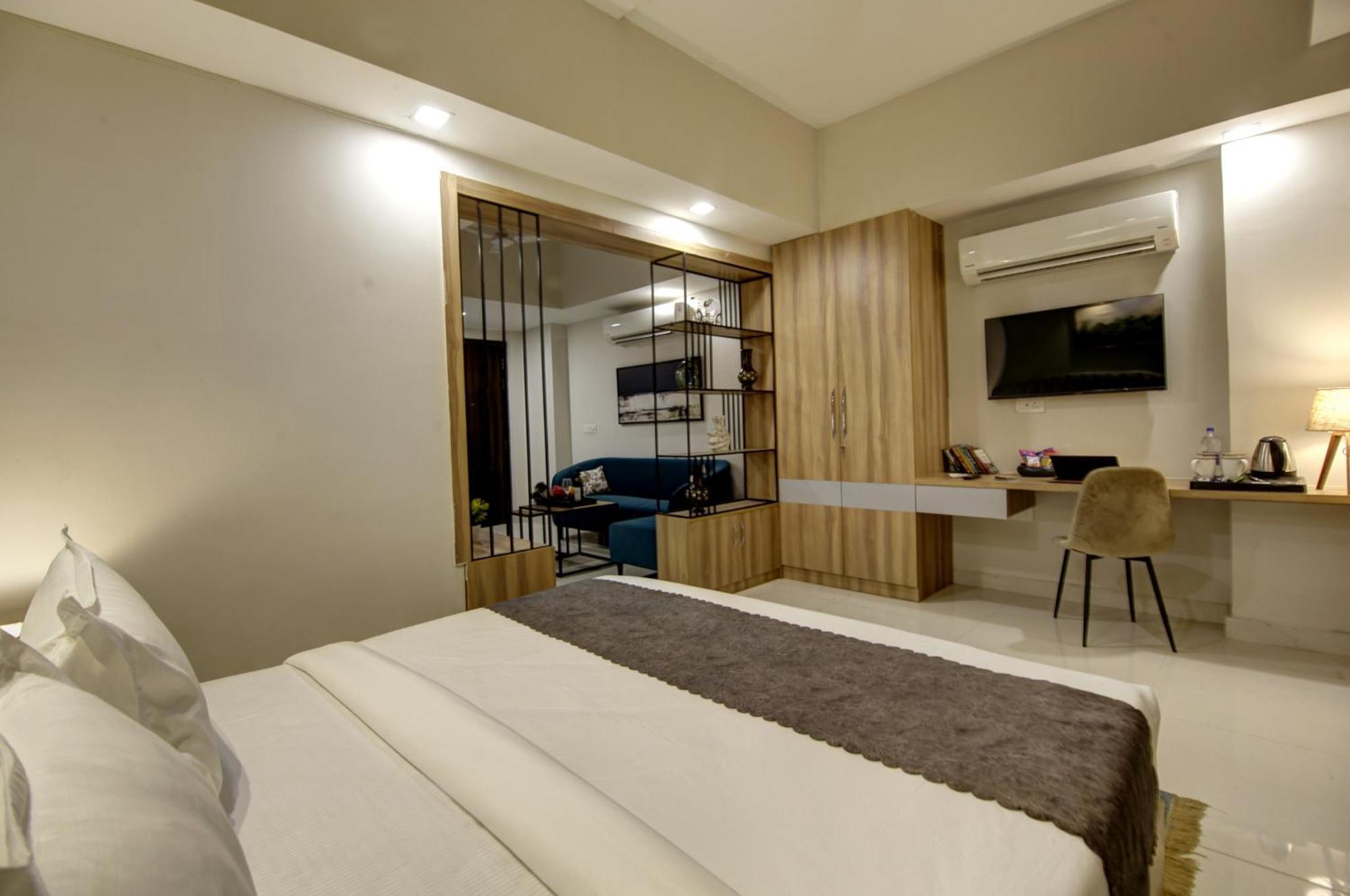 Saltstayz Premier - Golf Course Extension Road Gurgaon Esterno foto