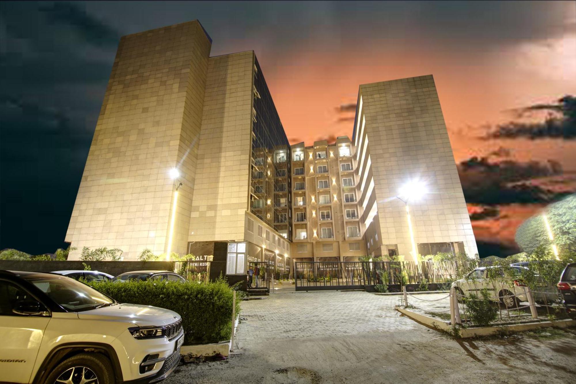 Saltstayz Premier - Golf Course Extension Road Gurgaon Esterno foto