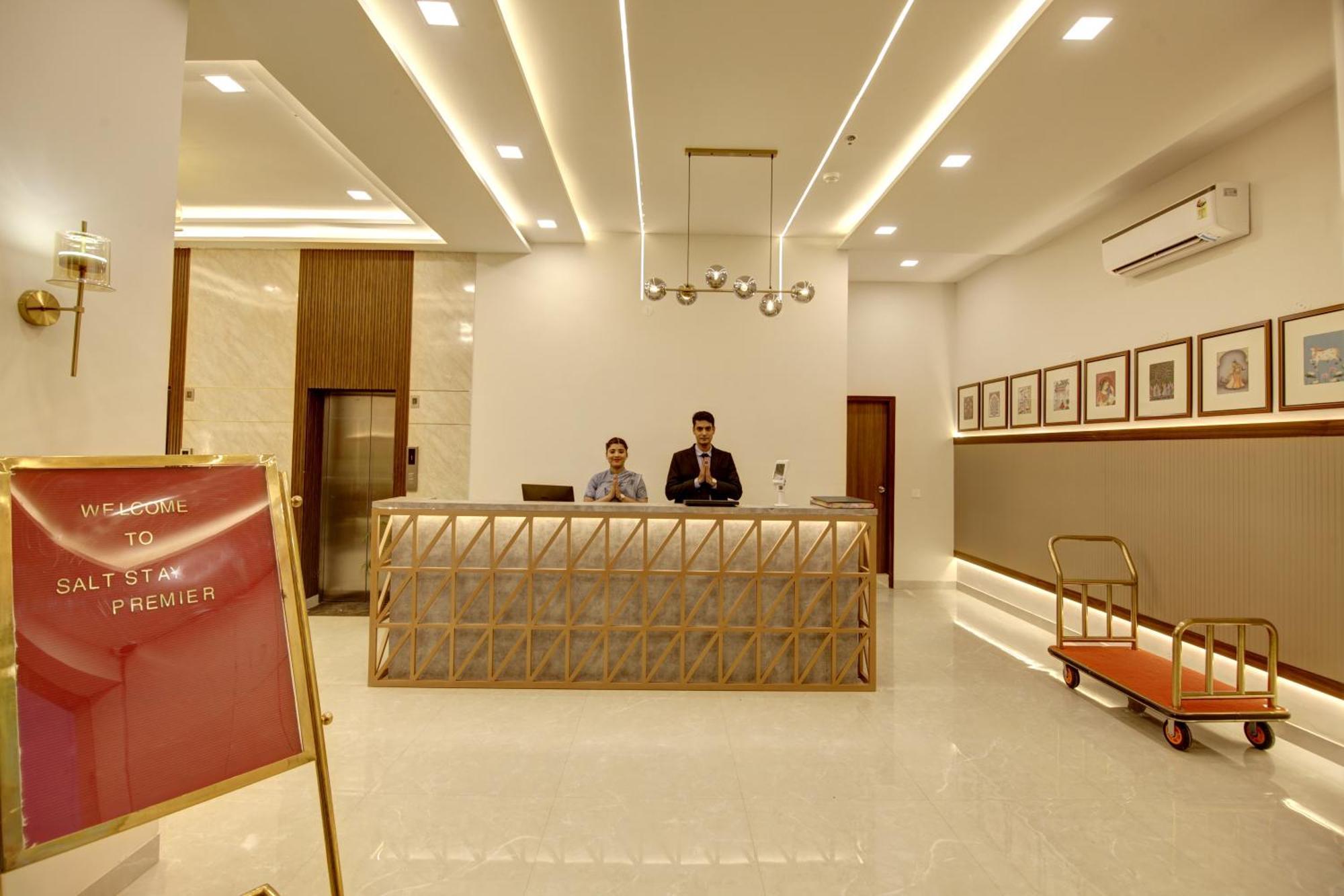 Saltstayz Premier - Golf Course Extension Road Gurgaon Esterno foto