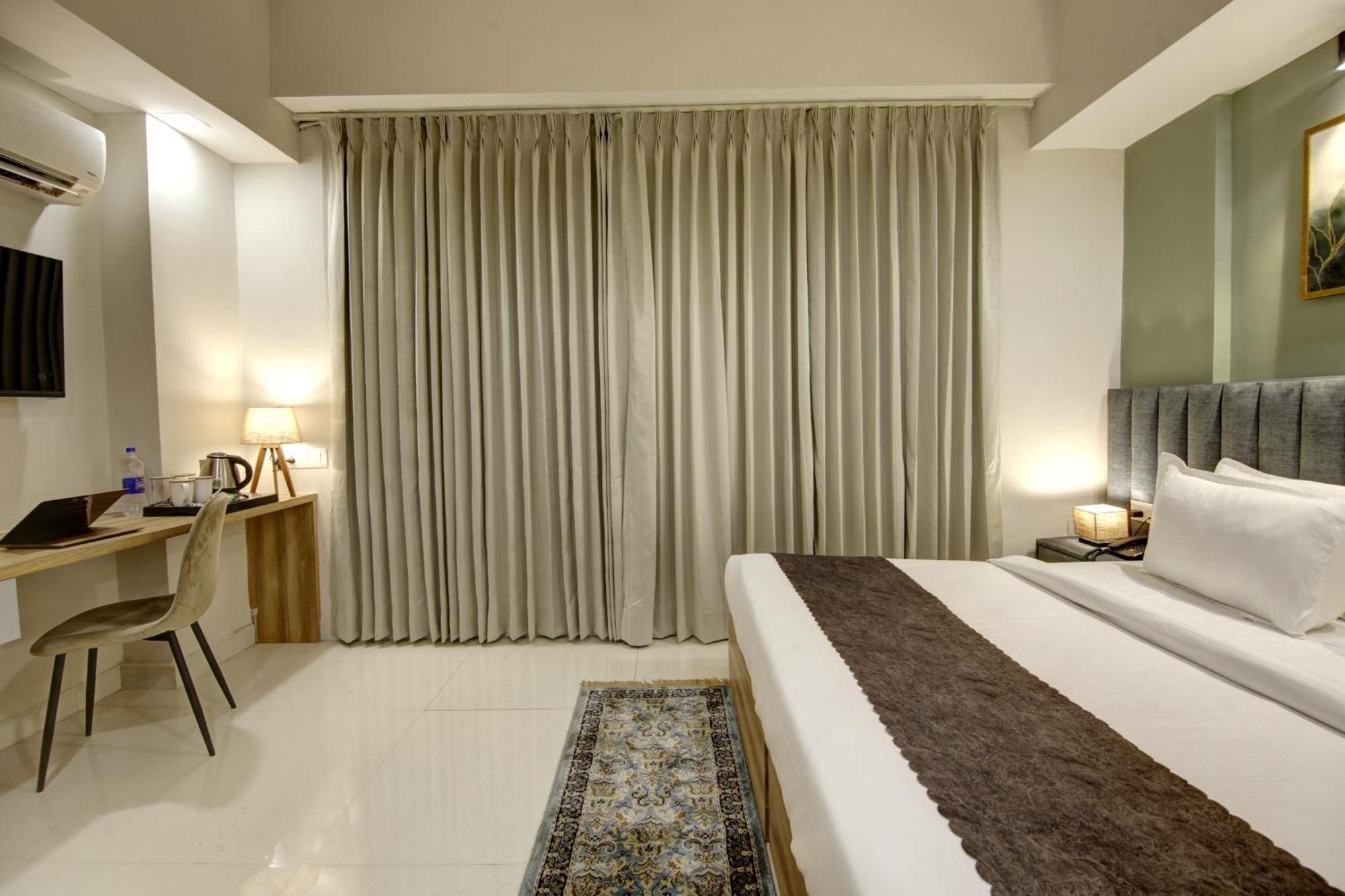 Saltstayz Premier - Golf Course Extension Road Gurgaon Esterno foto