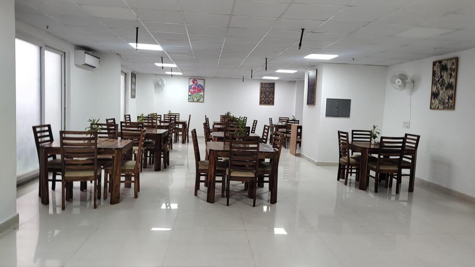 Saltstayz Premier - Golf Course Extension Road Gurgaon Esterno foto